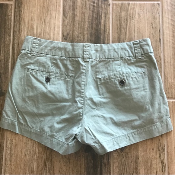 Uniqlo Olive Chino Micro Shorts - Picture 2 of 2